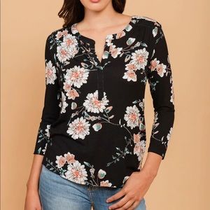 Daniel Rainn Henley neck floral top Sz Medium